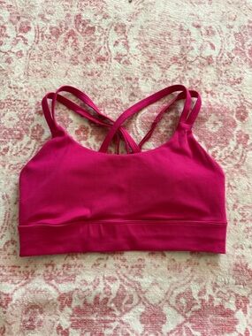 Strappy Women's Sports Bra in Fuchsia